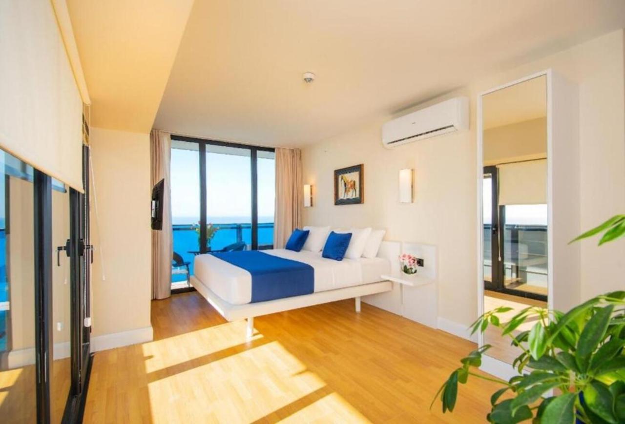 Seaside Resort In New Orbi Twins Batumi Bagian luar foto