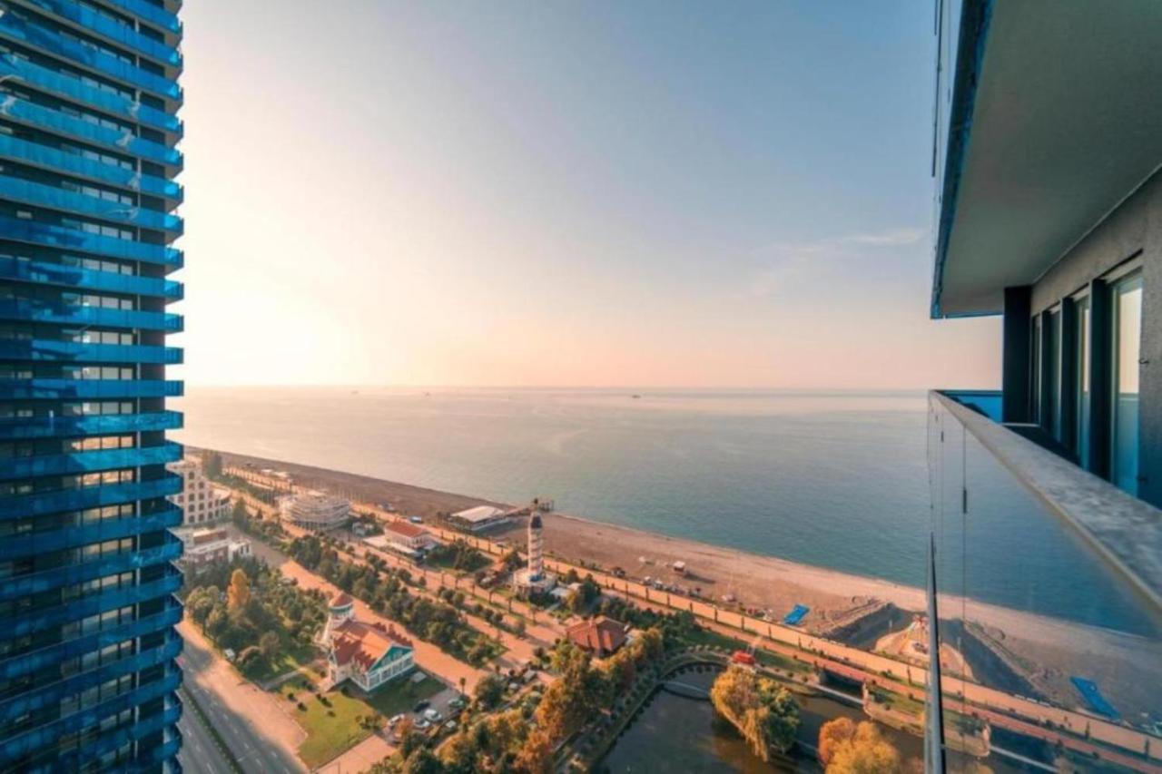 Seaside Resort In New Orbi Twins Batumi Bagian luar foto