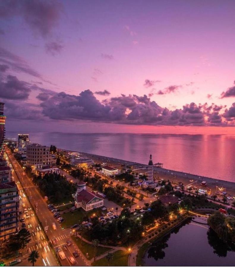 Seaside Resort In New Orbi Twins Batumi Bagian luar foto