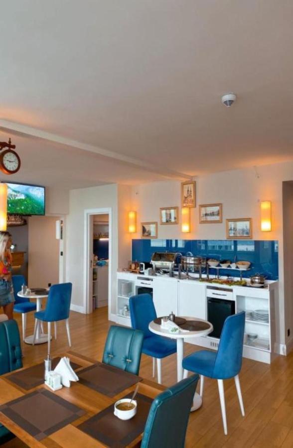 Seaside Resort In New Orbi Twins Batumi Bagian luar foto