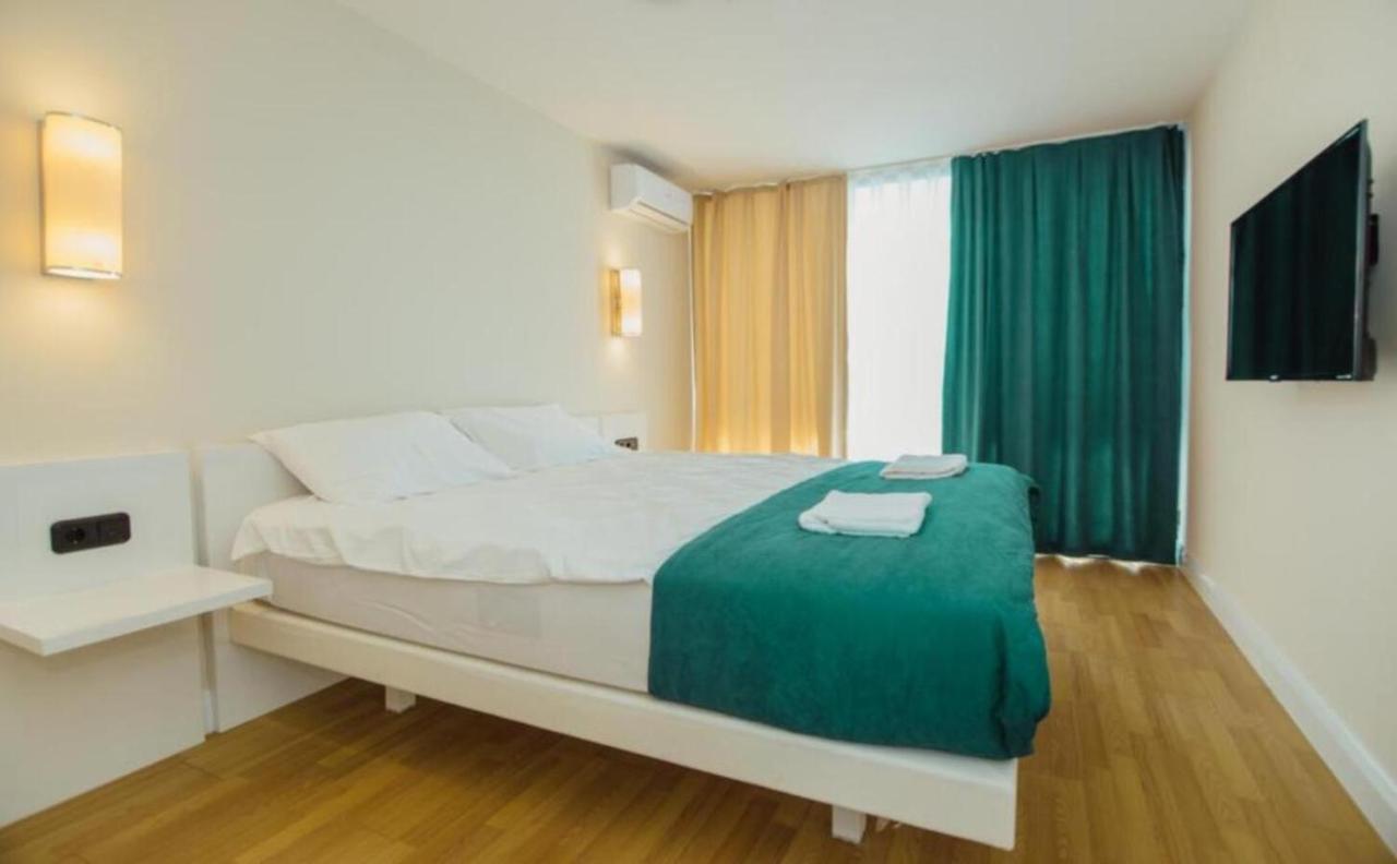Seaside Resort In New Orbi Twins Batumi Bagian luar foto
