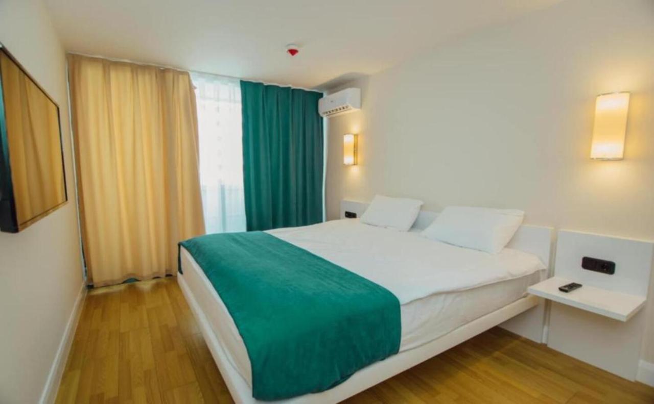 Seaside Resort In New Orbi Twins Batumi Bagian luar foto