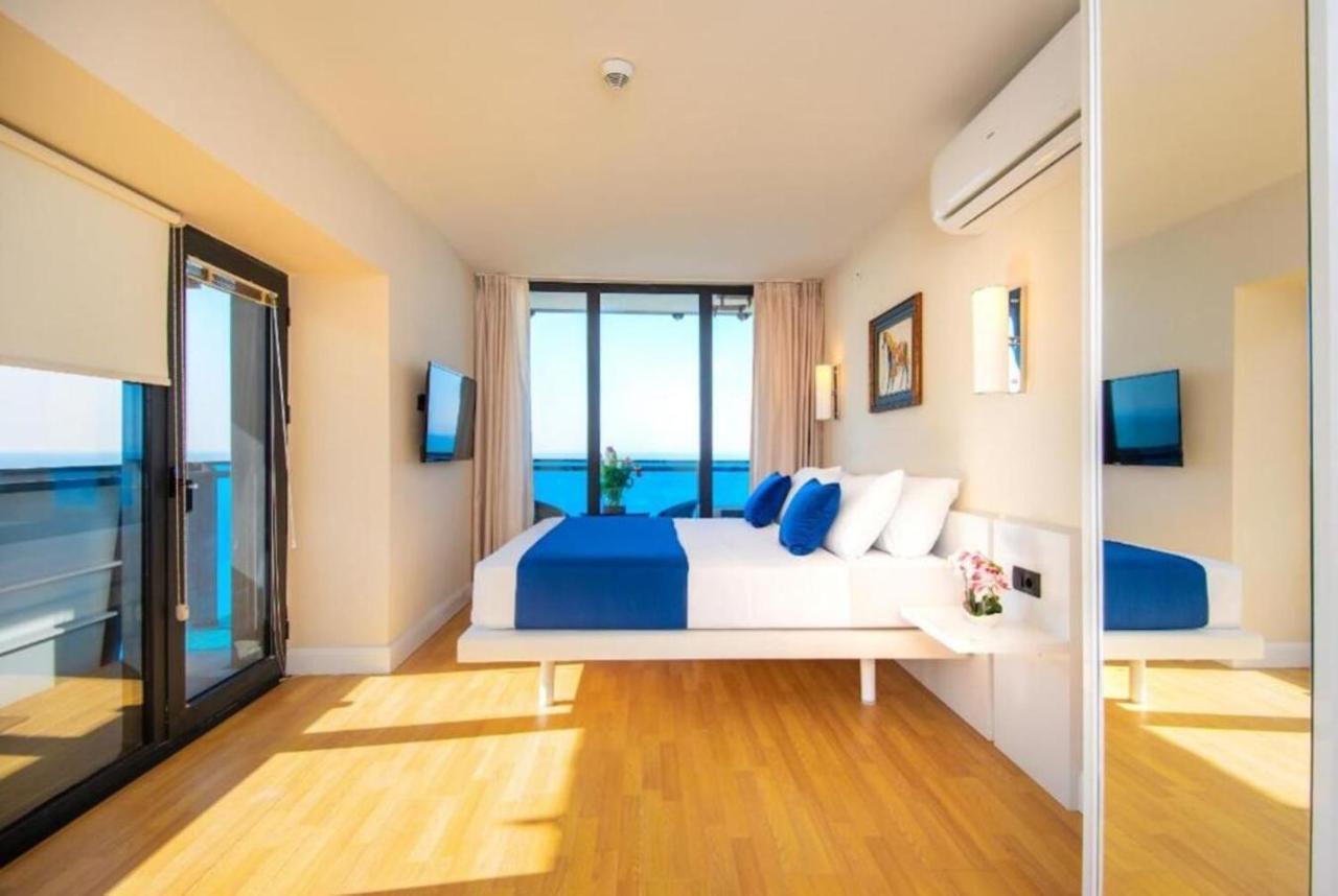 Seaside Resort In New Orbi Twins Batumi Bagian luar foto