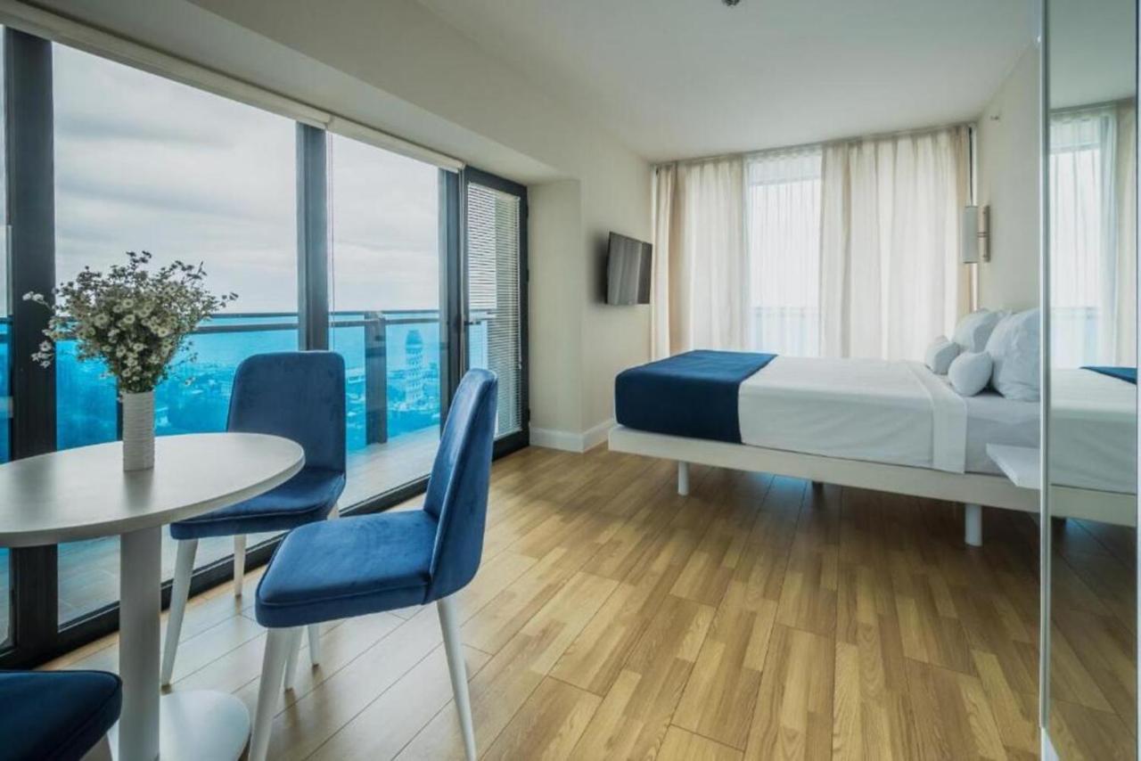 Seaside Resort In New Orbi Twins Batumi Bagian luar foto