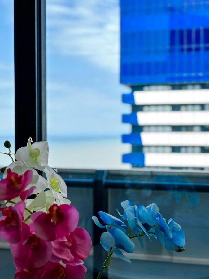 Seaside Resort In New Orbi Twins Batumi Bagian luar foto
