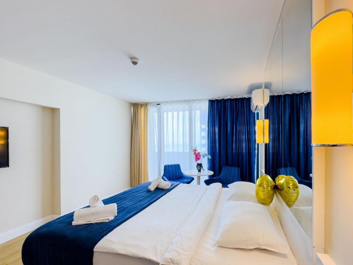 Seaside Resort In New Orbi Twins Batumi Bagian luar foto